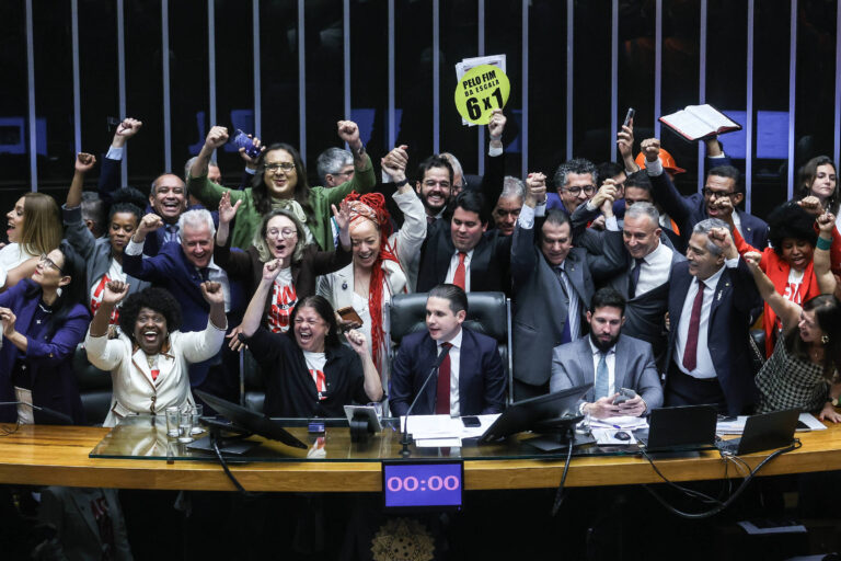 6x1: Lula celebra, e Flávio assina proposta alternativa - 28/05/2026 - Economia