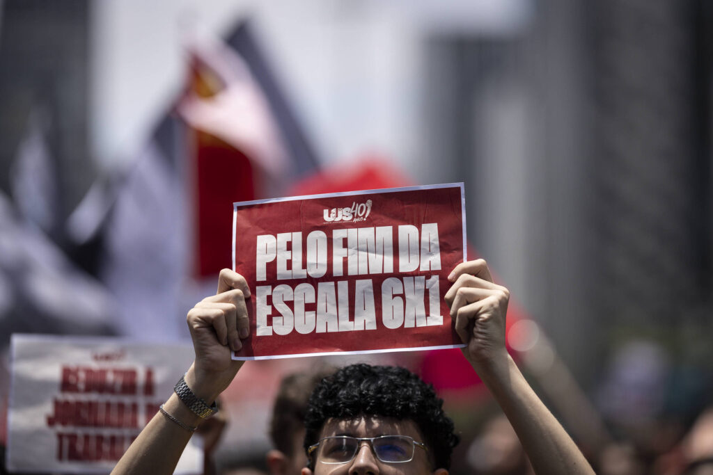 6x1: PEC cria 'superempregado' sem controle de jornada - 25/05/2026 - Economia