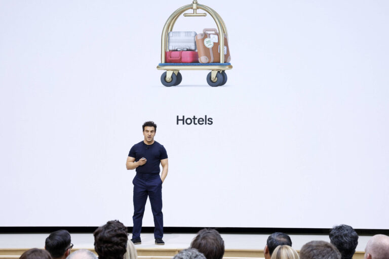 CEO admite que Airbnb pode ser problema em locais em crise - 26/05/2026 - Economia