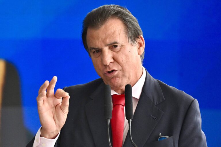 Caged: Brasil abre 85 mil vagas formais em abril - 28/05/2026 - Economia