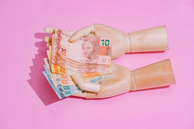 Datafolha: 68% de endividados veem benefício com Desenrola - 21/05/2026 - Economia