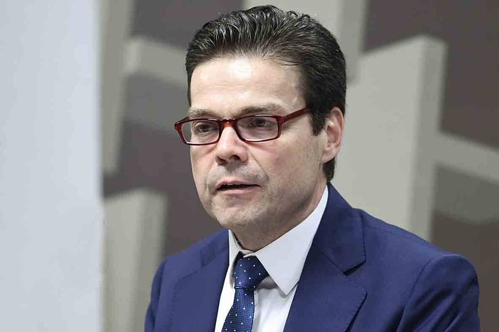 Diretor do BC diz que há 'perturbação relevante' para inflação e que será feito tudo para atingir meta - 28/05/2026 - Economia