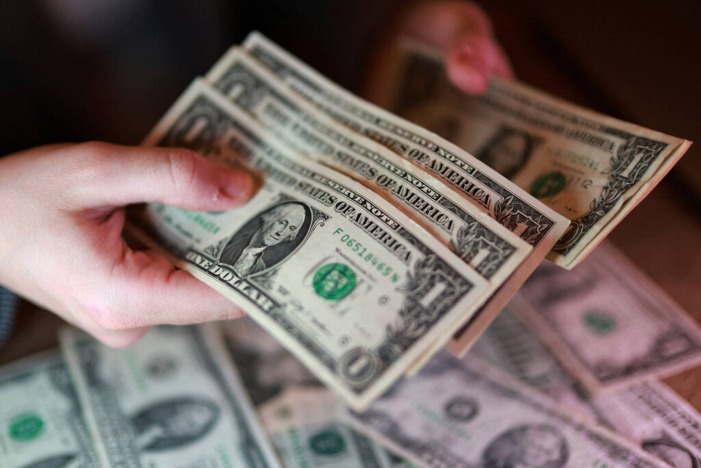 Dólar e Bolsa hoje (26); acompanhe as cotações - 26/05/2026 - Economia