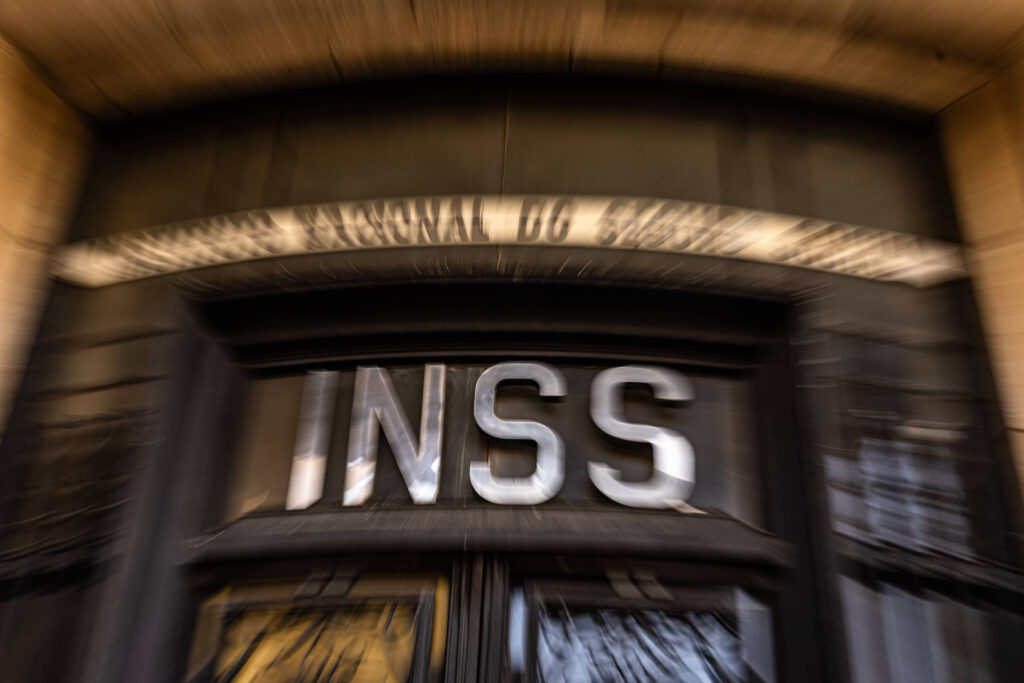 Fraude INSS teve áudio fake e erro de digitação; relembre - 27/05/2026 - Economia