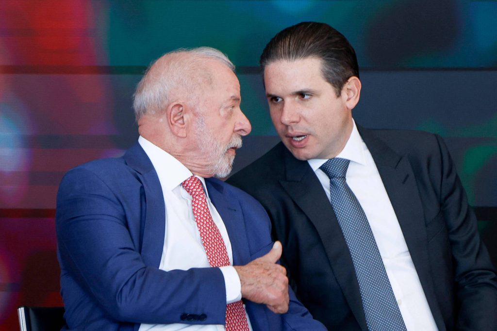 Lula e Motta conversam nesta 2ª para definir fim da 6x1 - 23/05/2026 - Economia