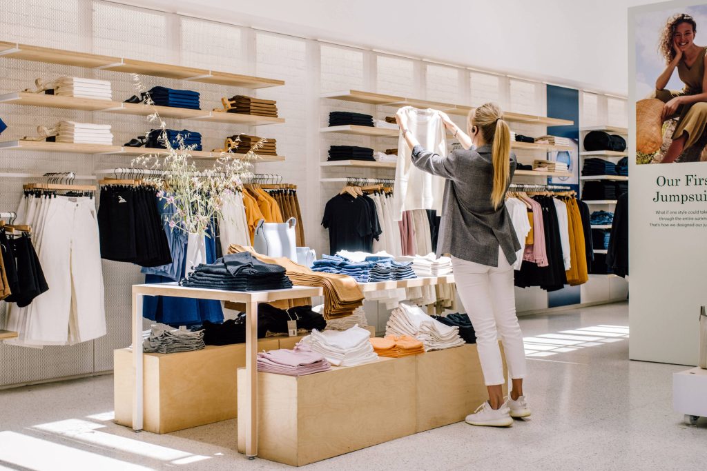 Shein vira sócia majoritária da Everlane, nos EUA - 22/05/2026 - Economia