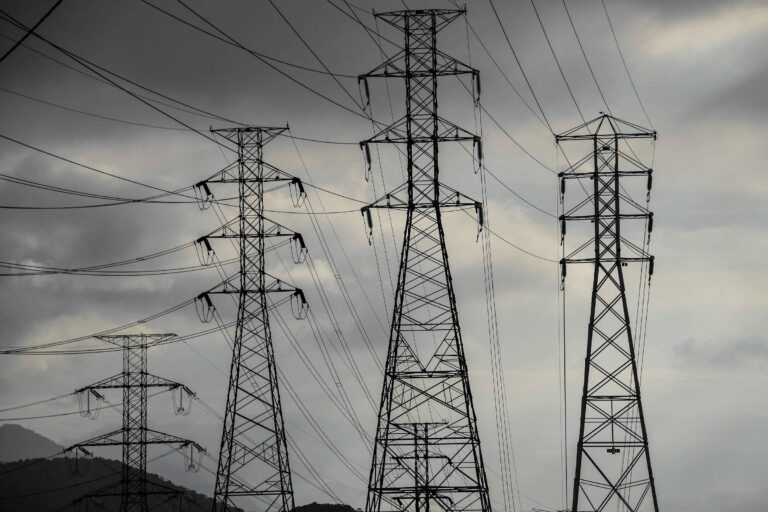 Tribunal suspende indenização bilionária a empresas e exige devolução de valor a clientes - 27/05/2026 - Economia